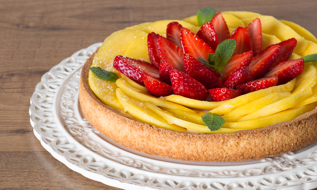Crostata mango, menta e fragole