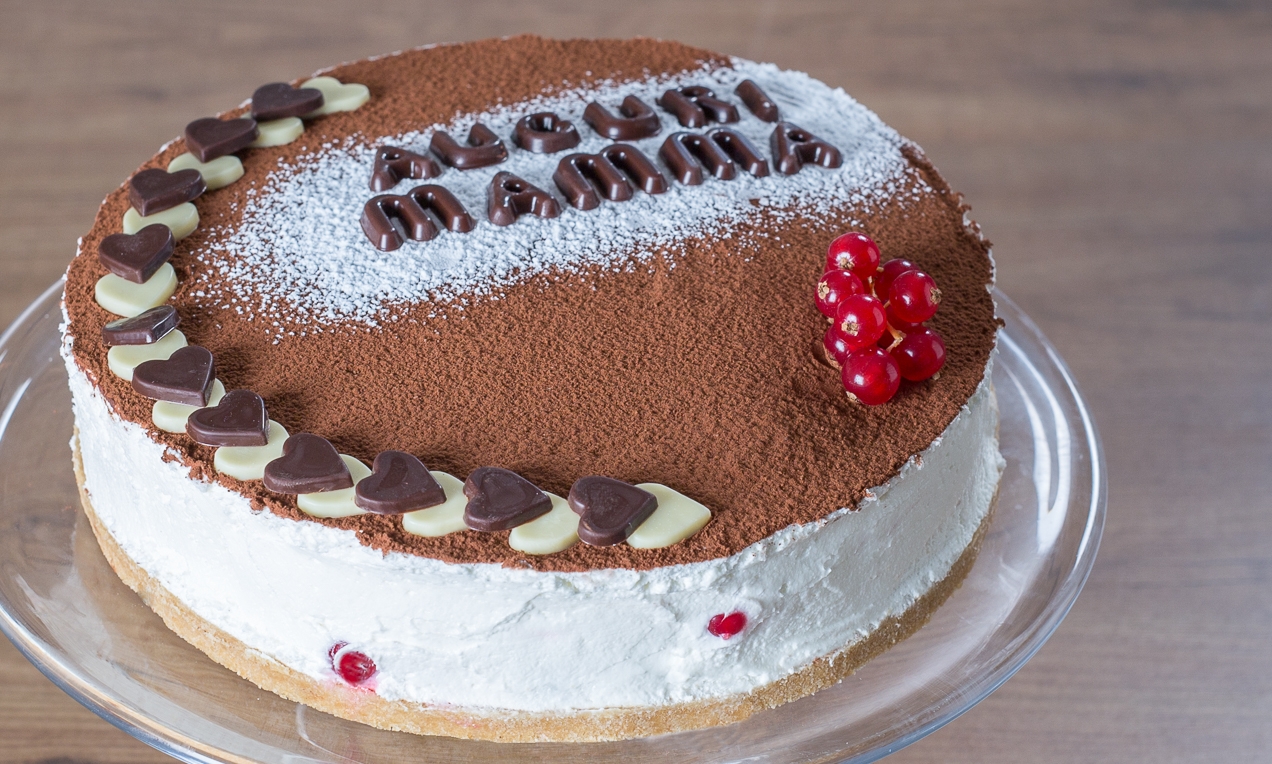 Torta fresca allo yogurt e ribes per la Mamma