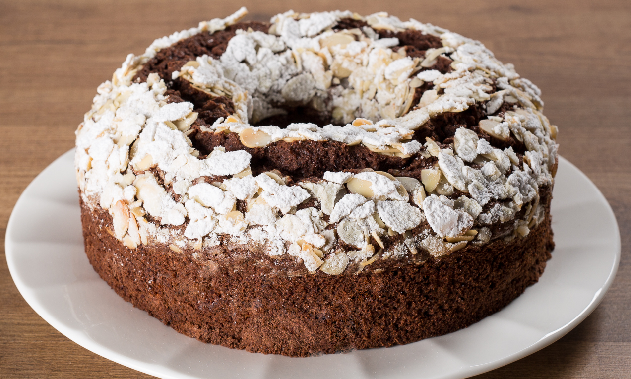 Ciambella con farina di castagne e marron glacé