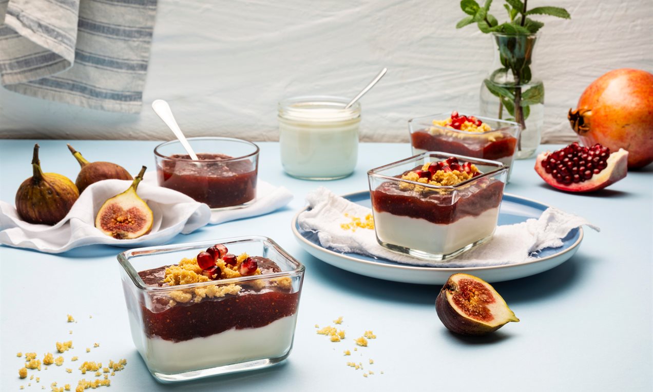 Dessert allo yogurt con confettura